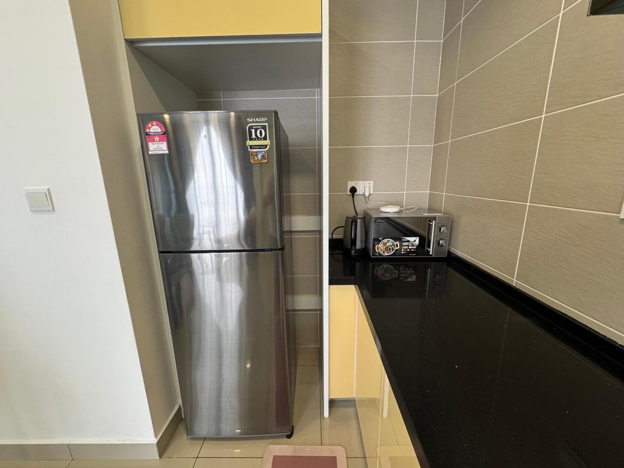 Walk To Legoland, D'Pristine Medini Apartment นุสาจายา ภายนอก รูปภาพ