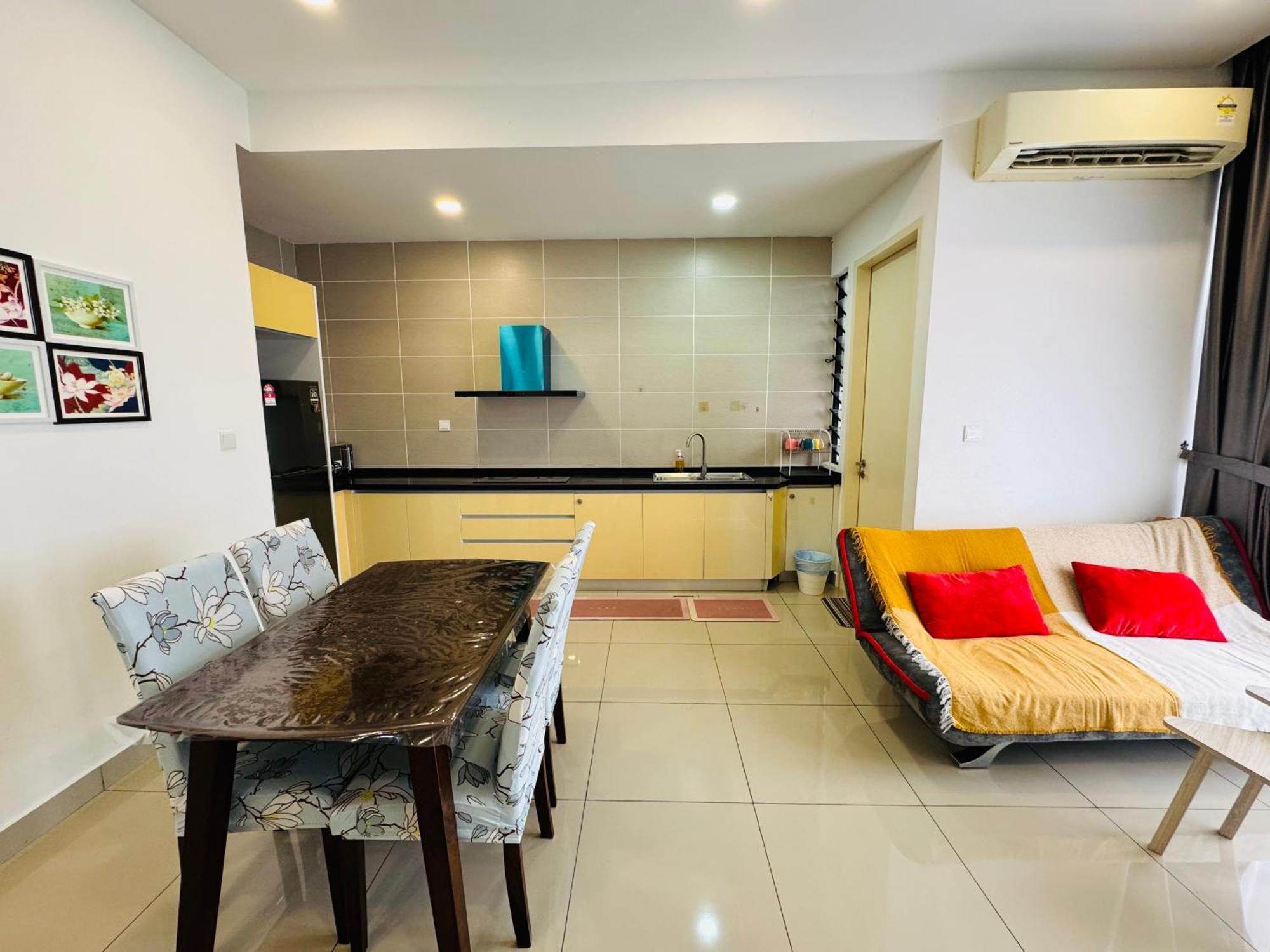 Walk To Legoland, D'Pristine Medini Apartment นุสาจายา ภายนอก รูปภาพ