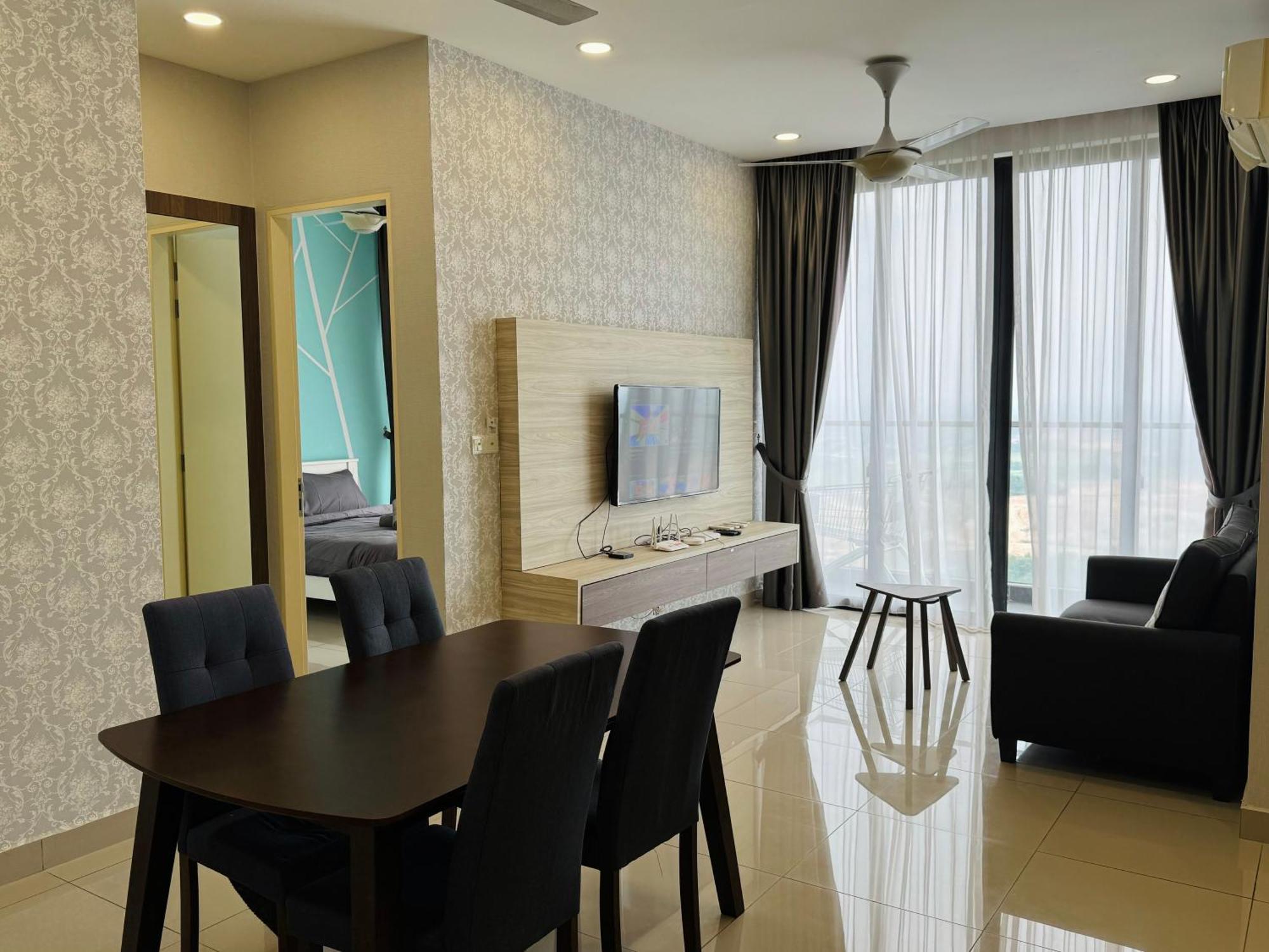 Walk To Legoland, D'Pristine Medini Apartment นุสาจายา ภายนอก รูปภาพ